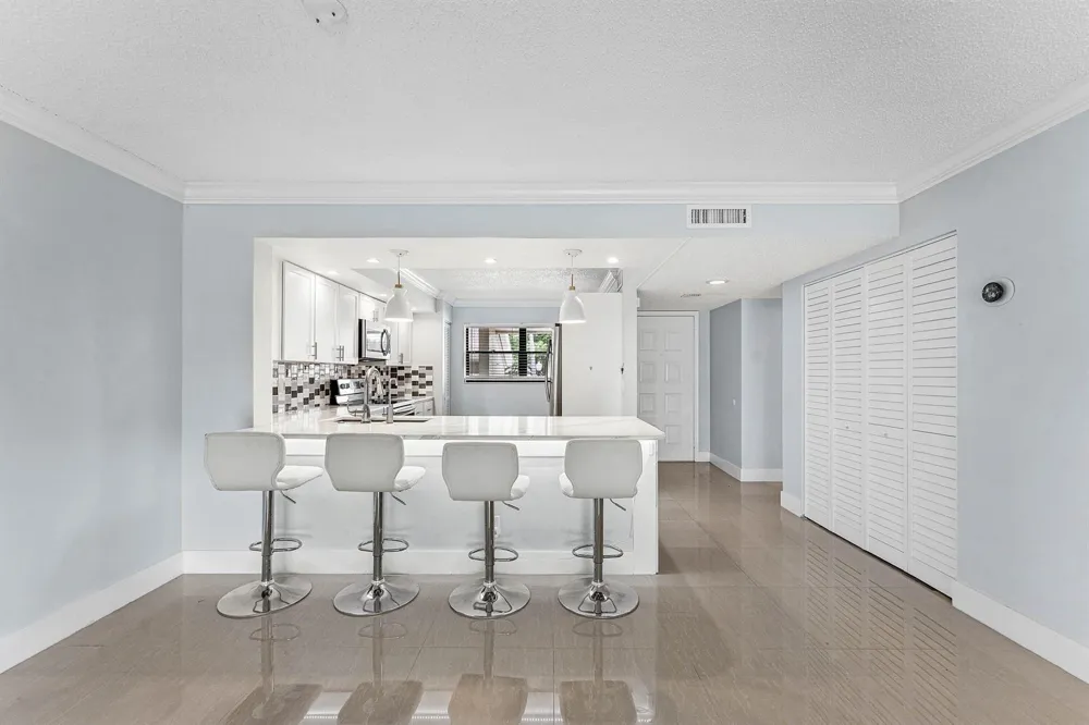 12926 Briarlake Drive #201 Palm Beach Gardens, FL 33418
