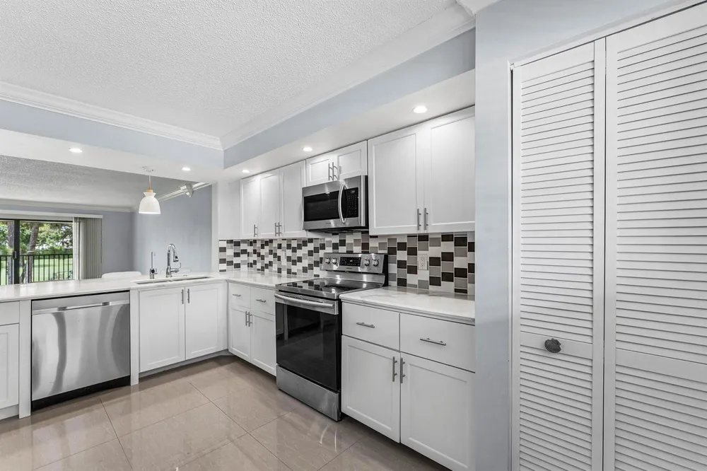 12926 Briarlake Drive #201 Palm Beach Gardens, FL 33418