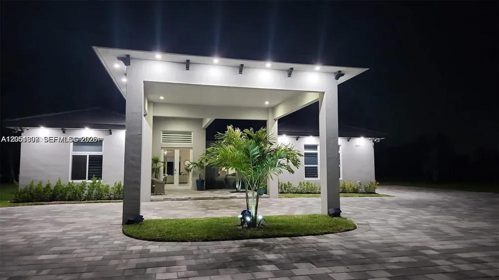 17575 SW 280 TH ST Homestead, FL 33031