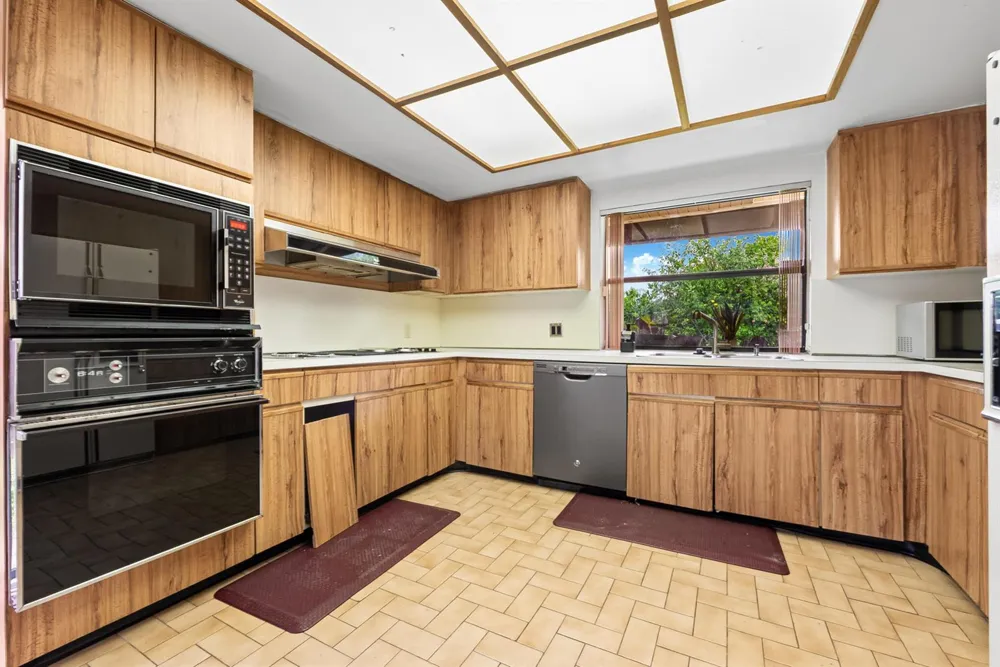 15615 SW 54th Street Miami, FL 33185
