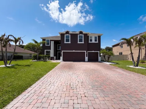 5845 Wyndham Manor