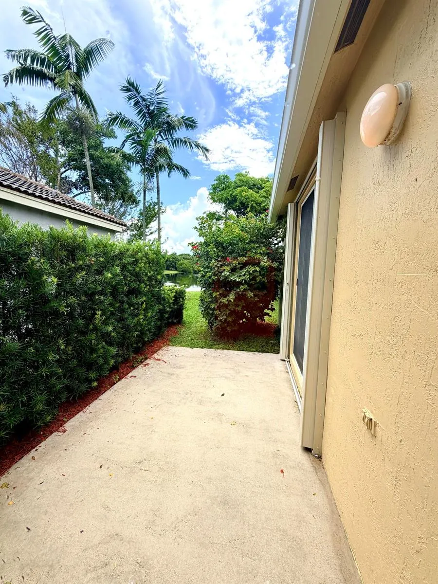 673 CONSERVATION DRIVE Weston, FL 33327