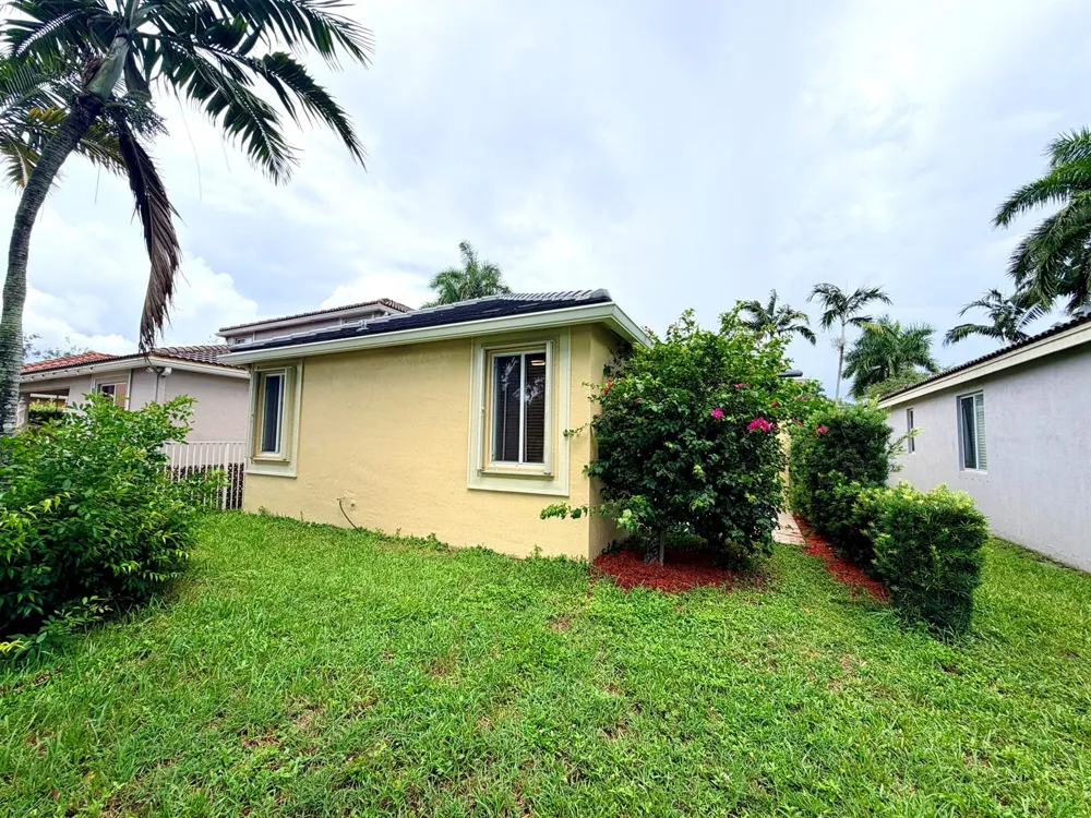 673 CONSERVATION DRIVE Weston, FL 33327