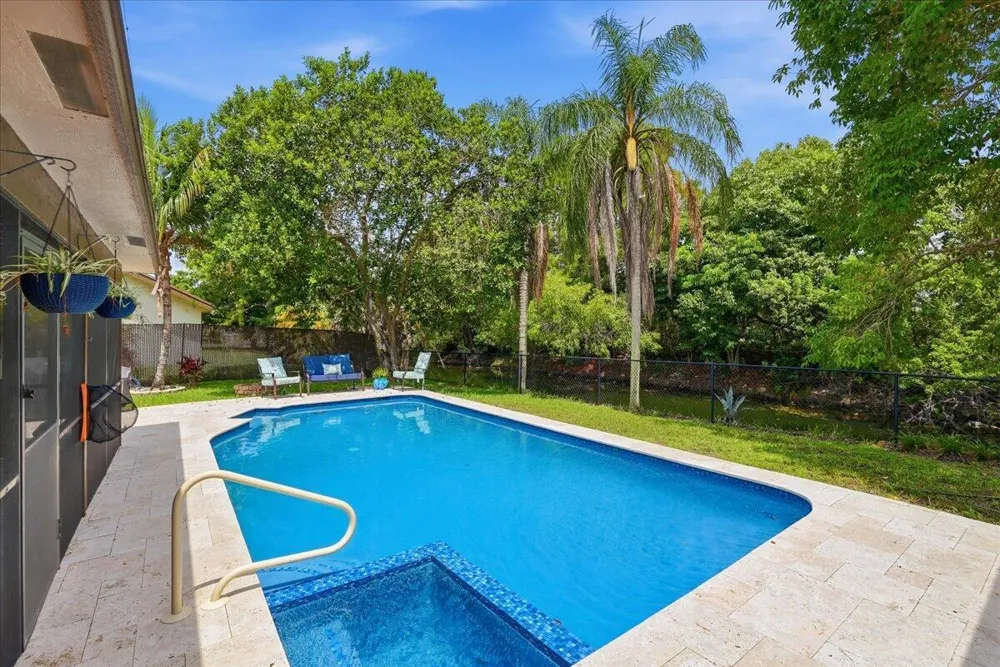 7041 NW 23RD STREET Margate, FL 33063