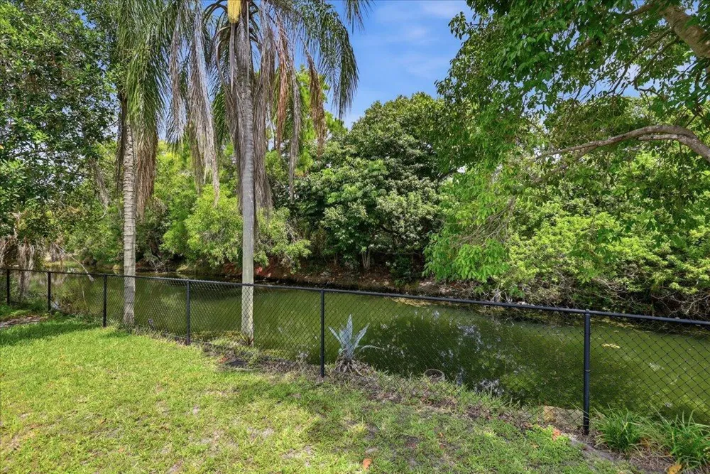 7041 NW 23RD STREET Margate, FL 33063