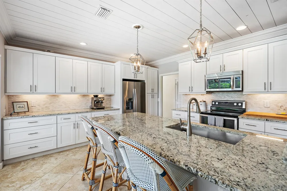 3 SE Loggerhead Lane Tequesta, FL 33469