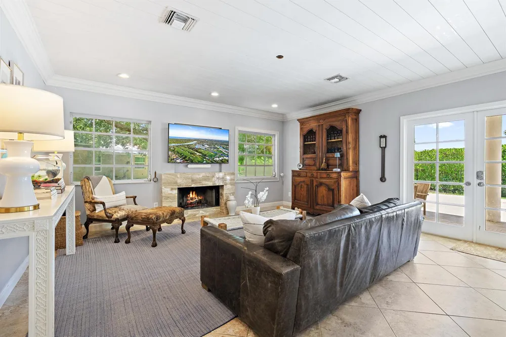 3 SE Loggerhead Lane Tequesta, FL 33469