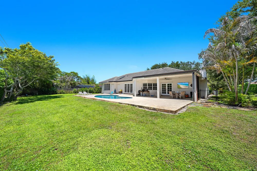 3 SE Loggerhead Lane Tequesta, FL 33469