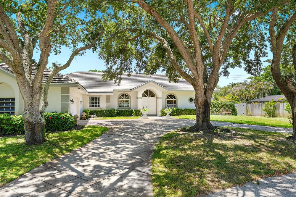 3 SE Loggerhead Lane Tequesta, FL 33469