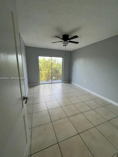 4400 W 16th Ave #432 Hialeah, FL 33012