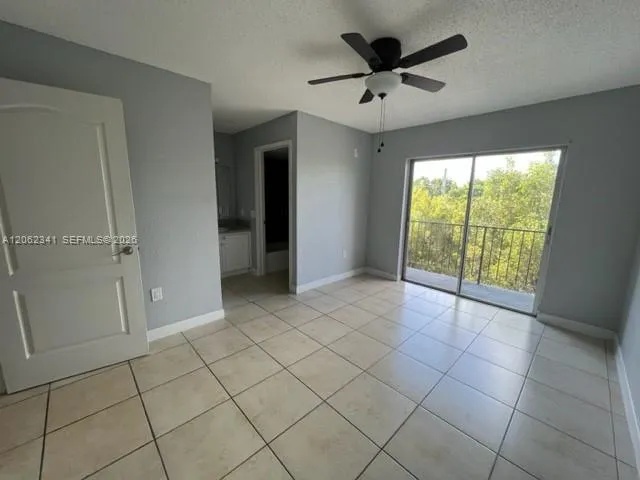 4400 W 16th Ave #432 Hialeah, FL 33012
