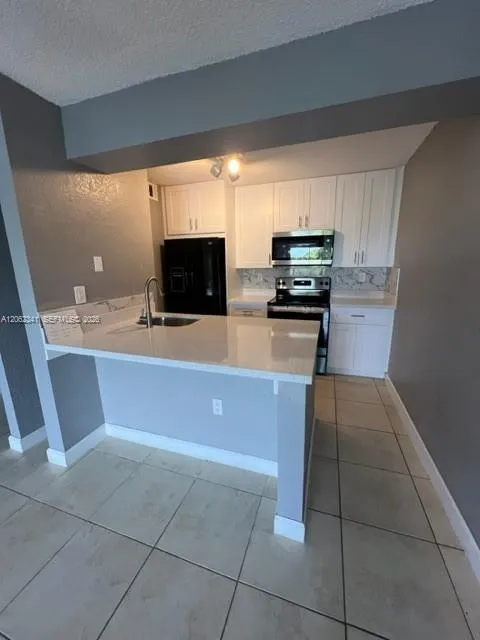 4400 W 16th Ave #432 Hialeah, FL 33012