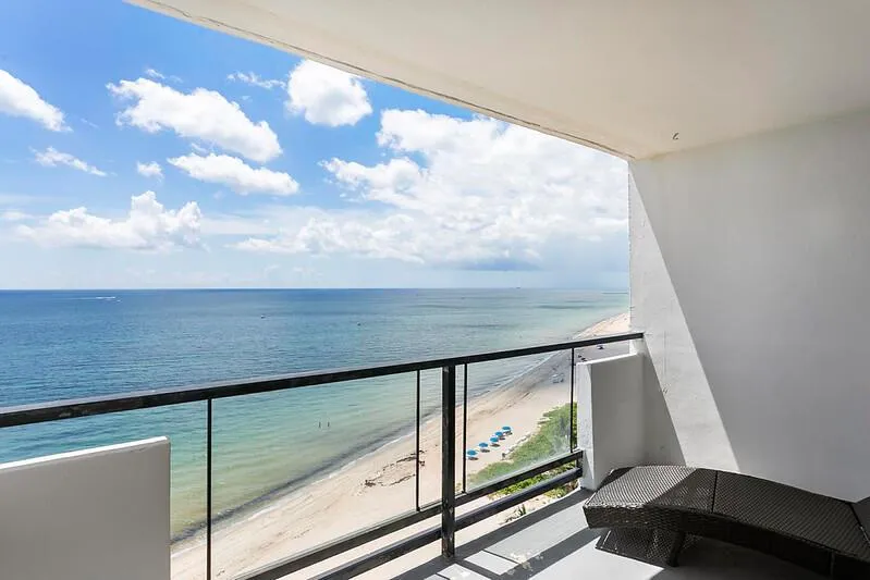 1500 S OCEAN BOULEVARD #1404 Lauderdale By The Sea, FL 33062