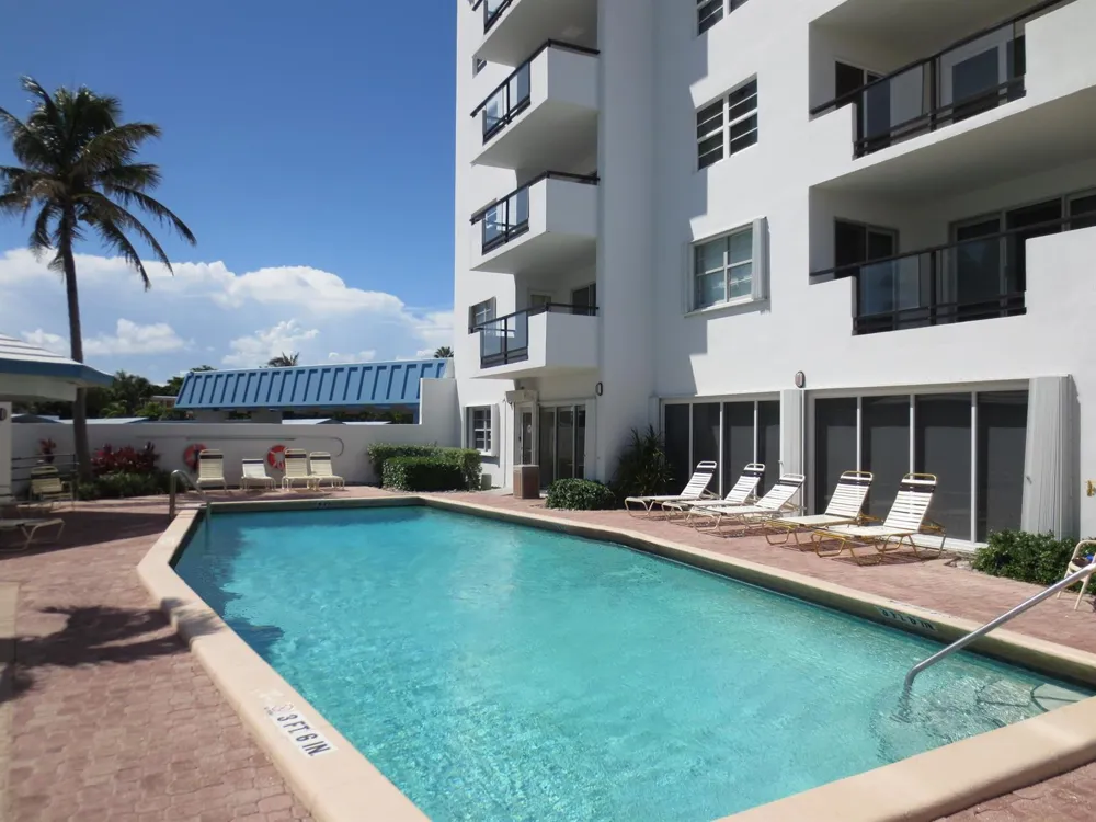1500 S OCEAN BOULEVARD #1404 Lauderdale By The Sea, FL 33062