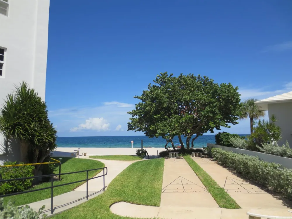 1500 S OCEAN BOULEVARD #1404 Lauderdale By The Sea, FL 33062