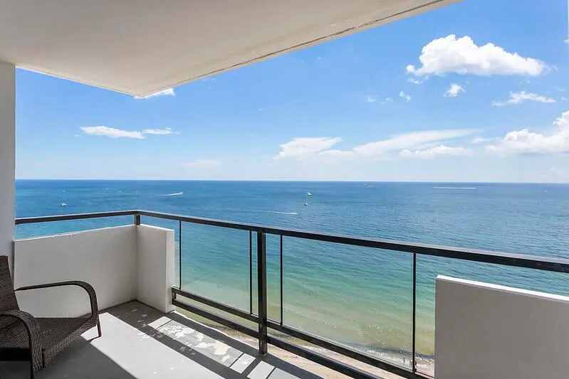 1500 S OCEAN BOULEVARD #1404 Lauderdale By The Sea, FL 33062