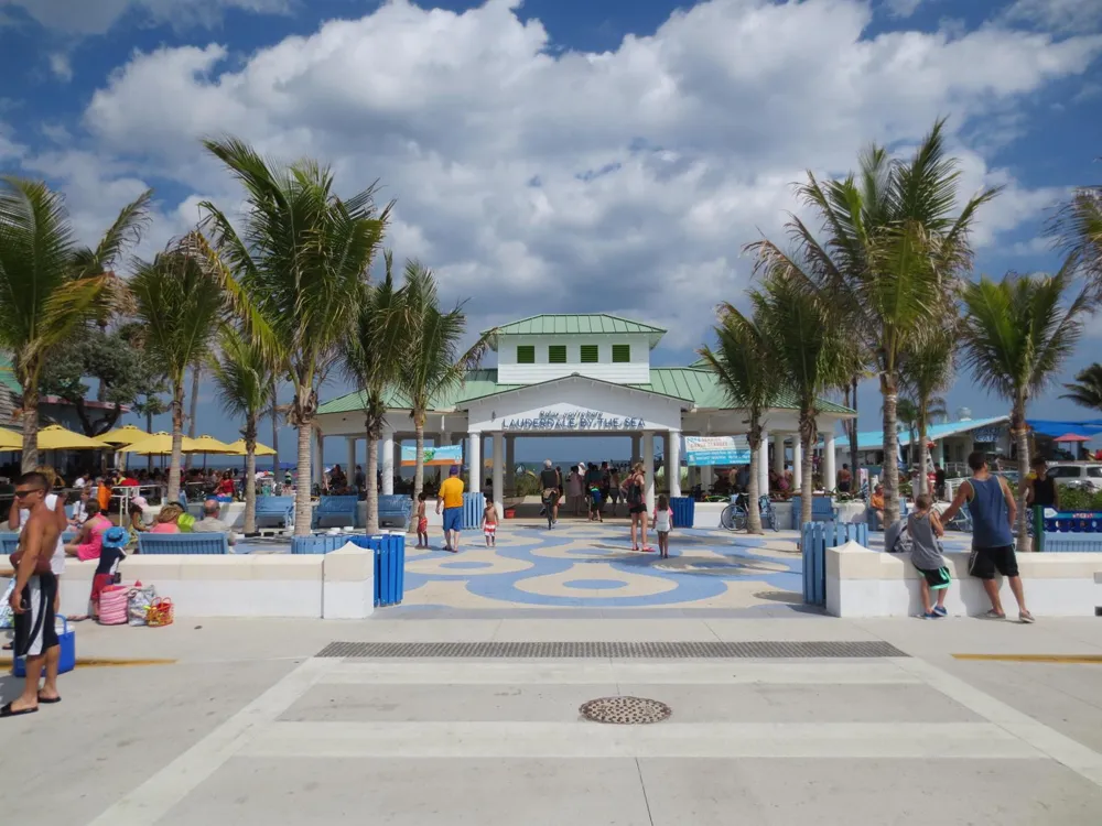 1500 S OCEAN BOULEVARD #1404 Lauderdale By The Sea, FL 33062