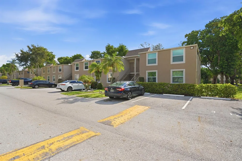 950 NW 80TH AVENUE #204 Margate, FL 33063