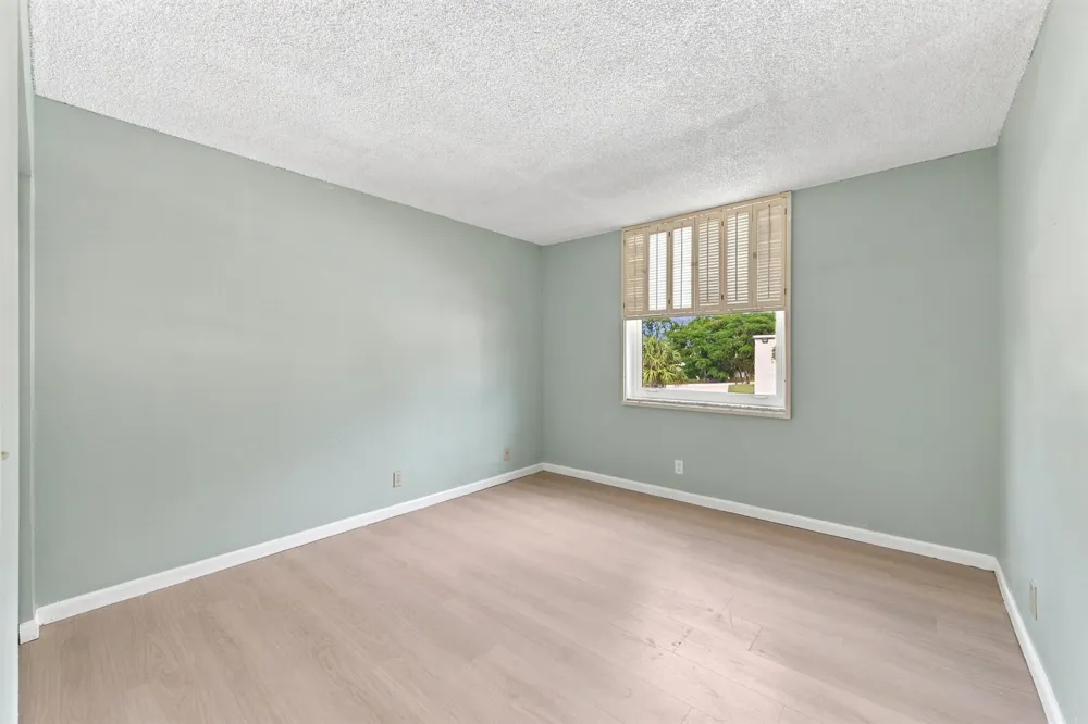 950 NW 80TH AVENUE #204 Margate, FL 33063