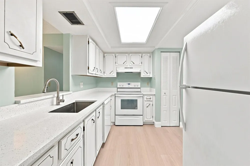 950 NW 80TH AVENUE #204 Margate, FL 33063