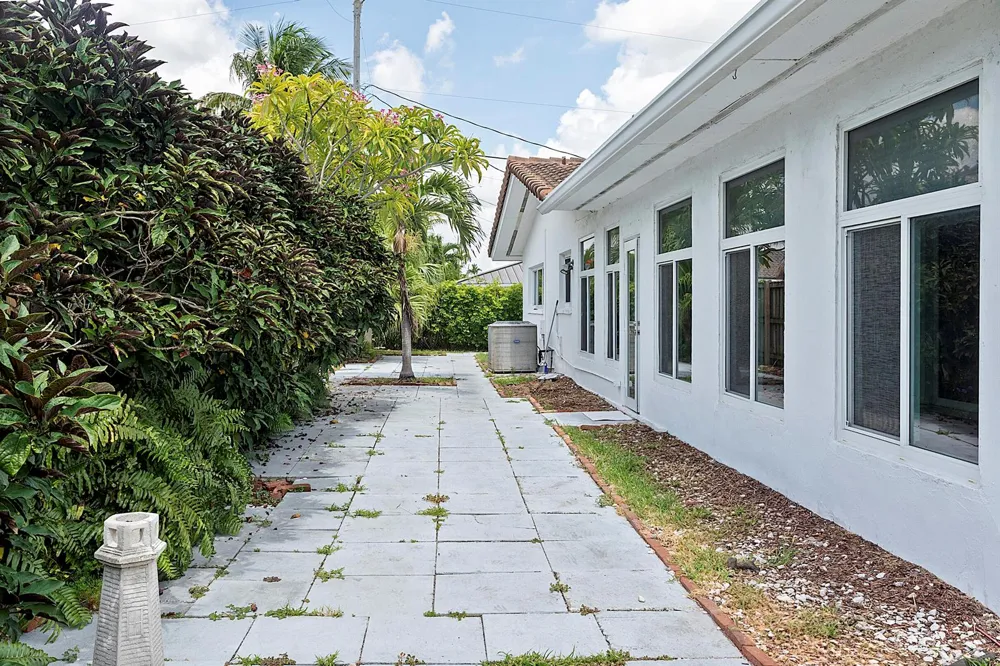 2910 NE 40TH COURT Lighthouse Point, FL 33064