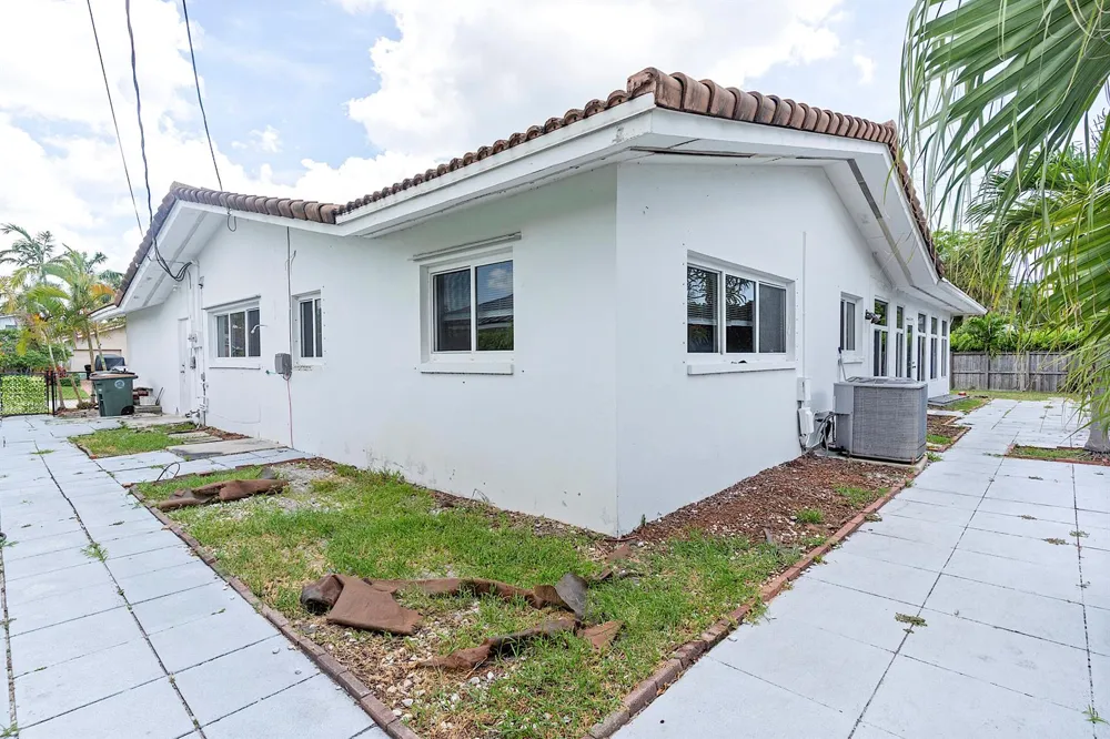 2910 NE 40TH COURT Lighthouse Point, FL 33064
