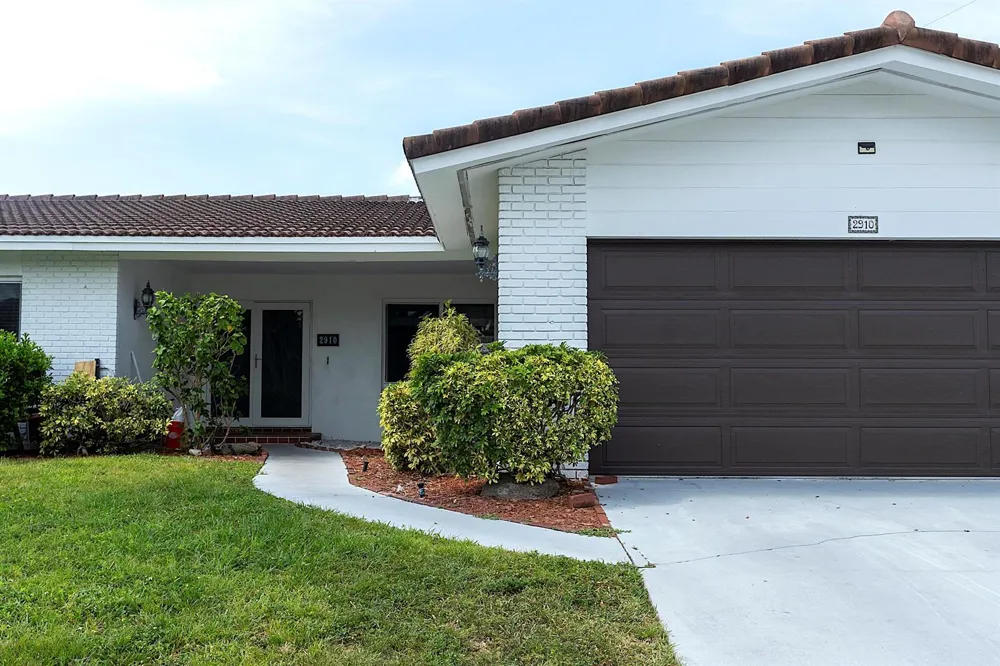 2910 NE 40TH COURT Lighthouse Point, FL 33064