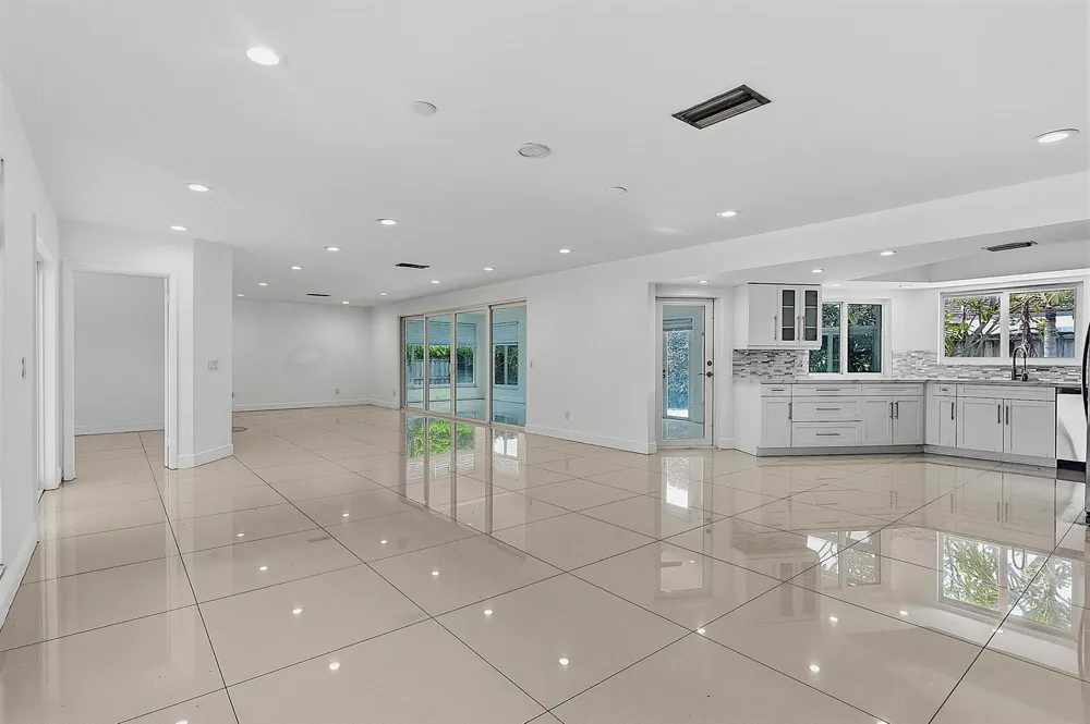2910 NE 40TH COURT Lighthouse Point, FL 33064
