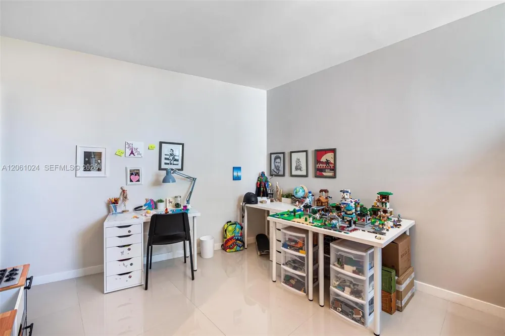 488 NE 18th St #401 Miami, FL 33132