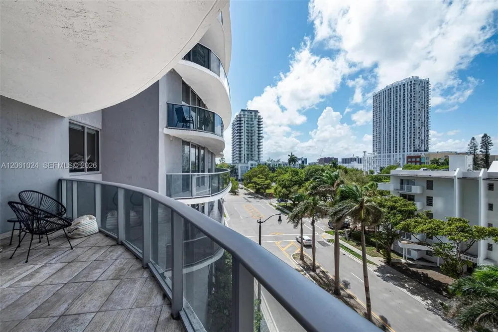 488 NE 18th St #401 Miami, FL 33132