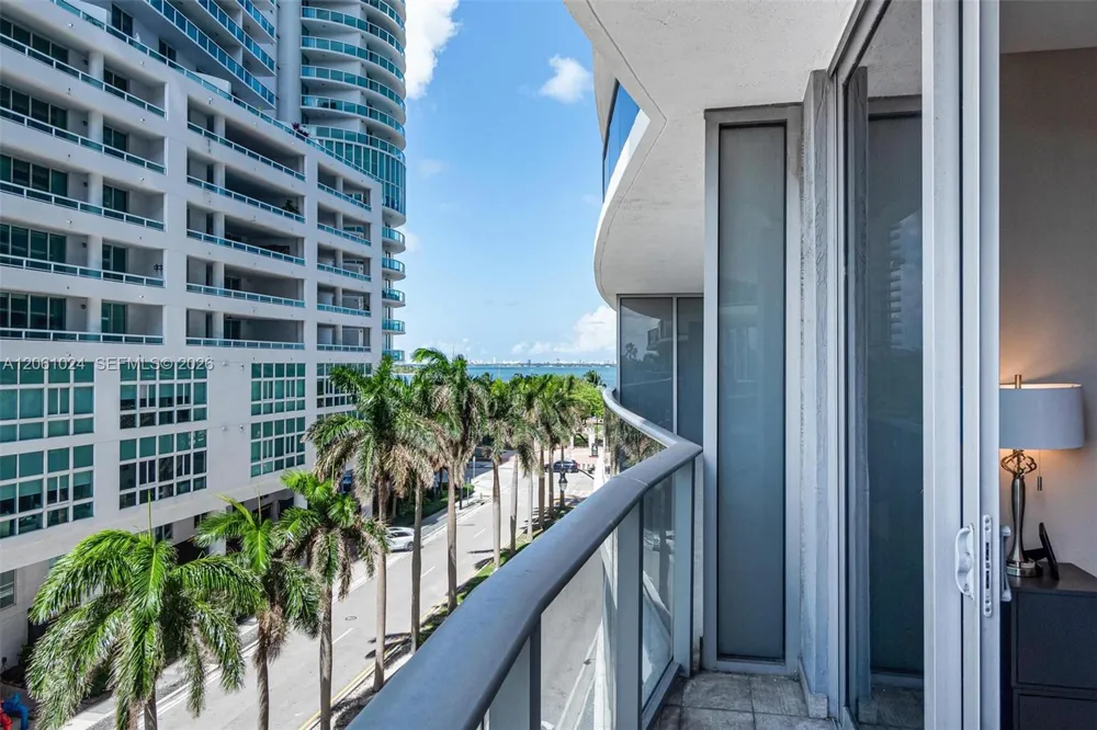 488 NE 18th St #401 Miami, FL 33132