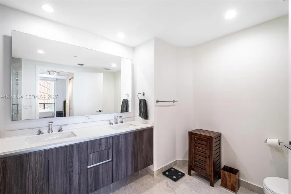 488 NE 18th St #401 Miami, FL 33132