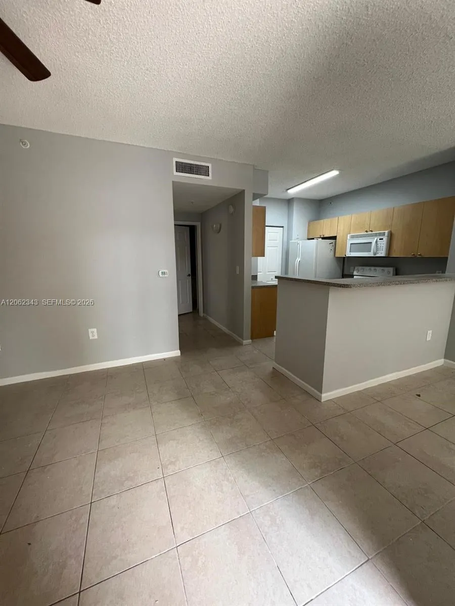8020 Nob Hill Rd #102 Tamarac, FL 33321