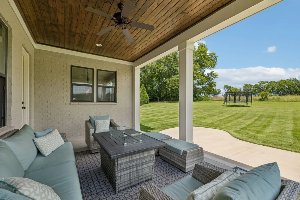 4119 Old Light Cir Arrington, TN 37014