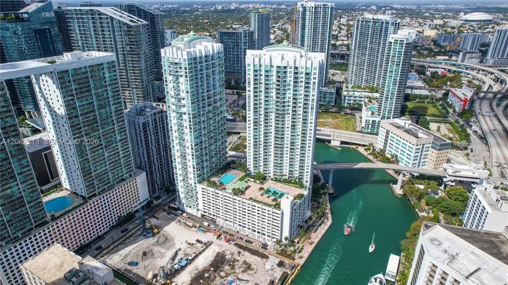 41 SE 5th St #906 Miami, FL 33131
