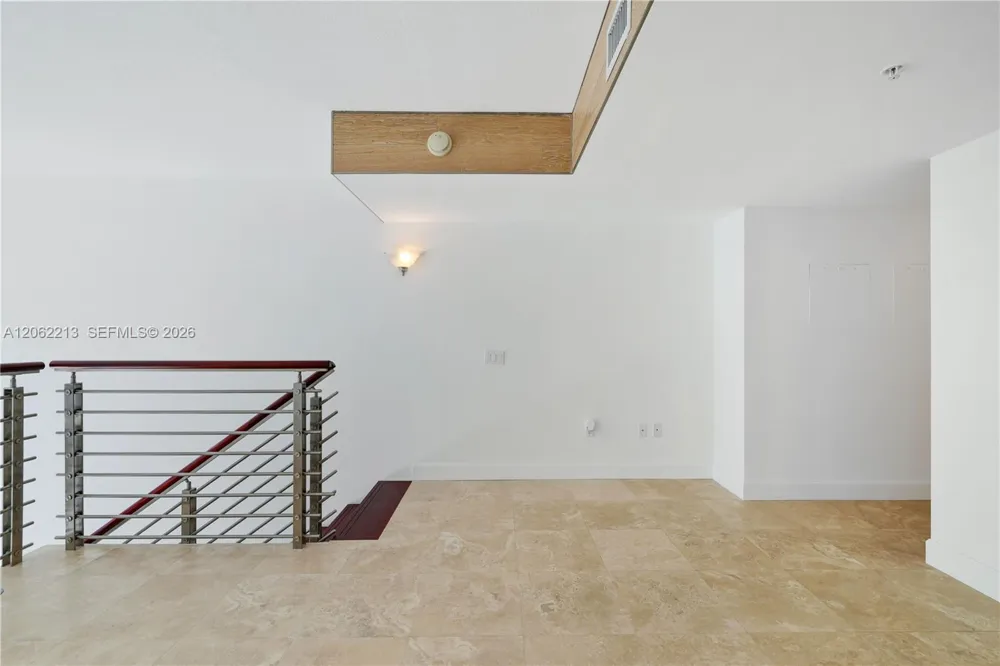 41 SE 5th St #906 Miami, FL 33131