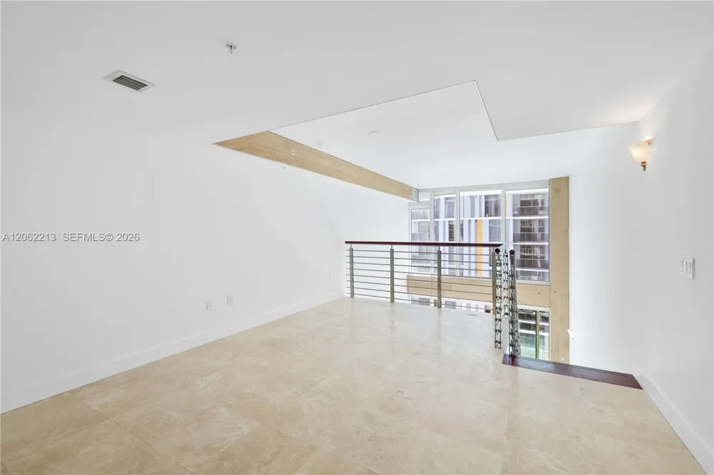 41 SE 5th St #906 Miami, FL 33131