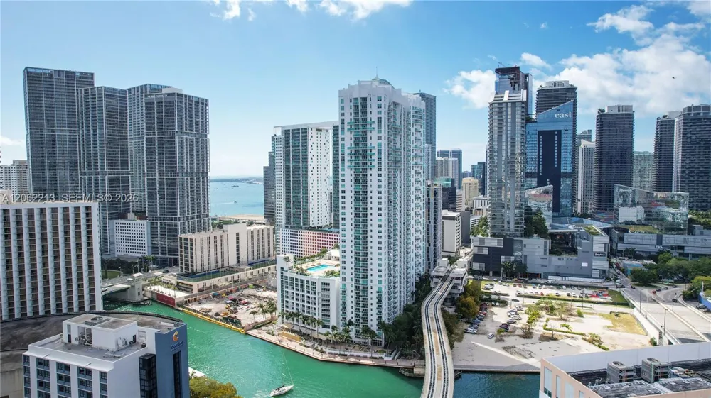 41 SE 5th St #906 Miami, FL 33131