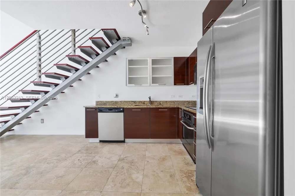41 SE 5th St #906 Miami, FL 33131