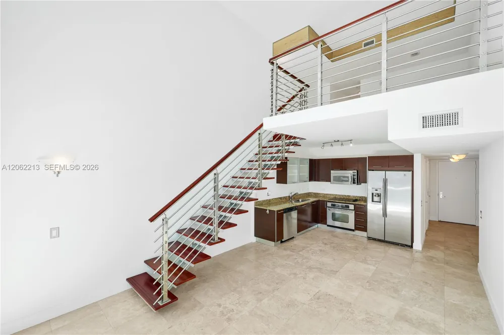 41 SE 5th St #906 Miami, FL 33131