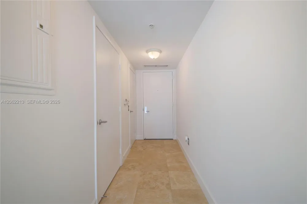 41 SE 5th St #906 Miami, FL 33131