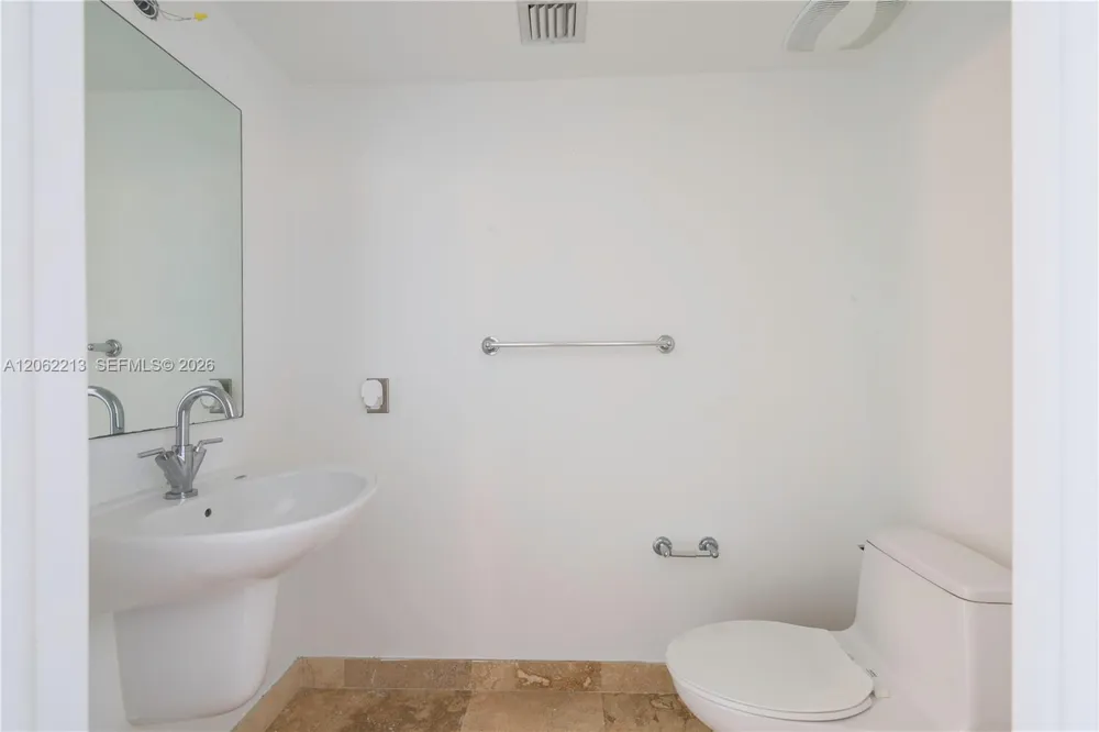 41 SE 5th St #906 Miami, FL 33131