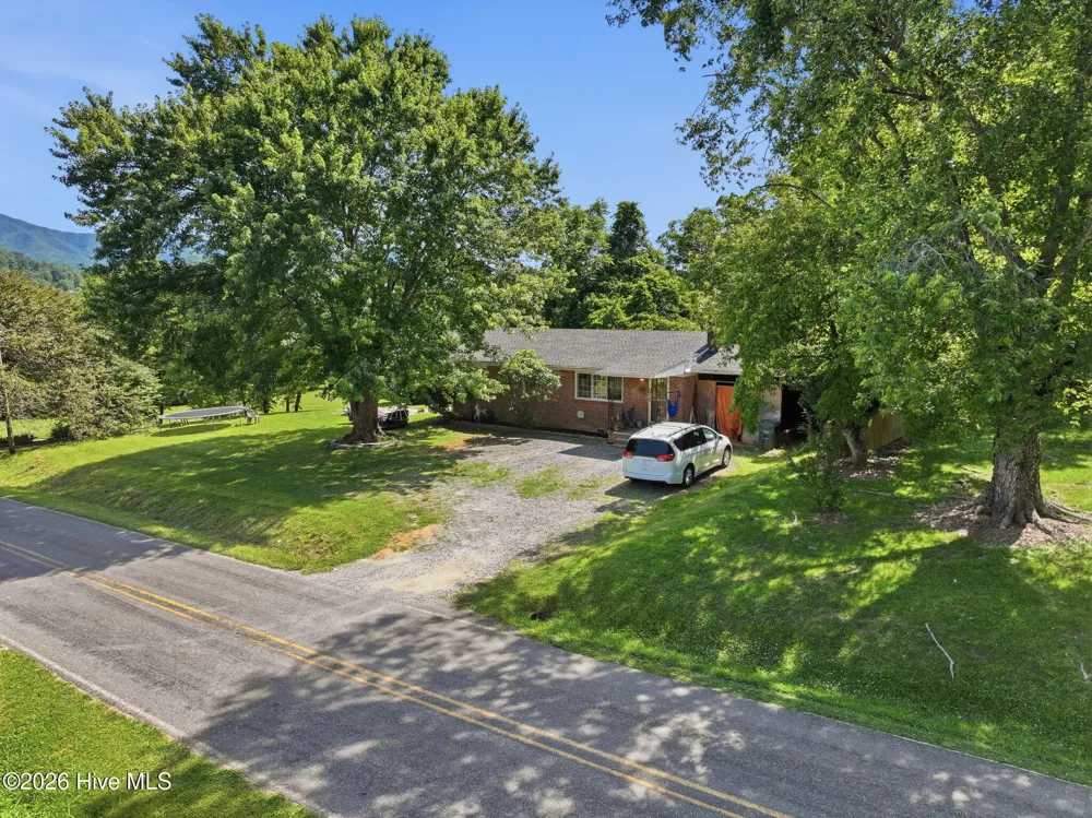 613 Robbinsville Road Andrews, NC 28901