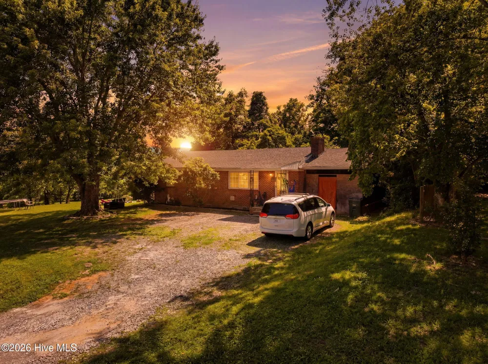 613 Robbinsville Road Andrews, NC 28901