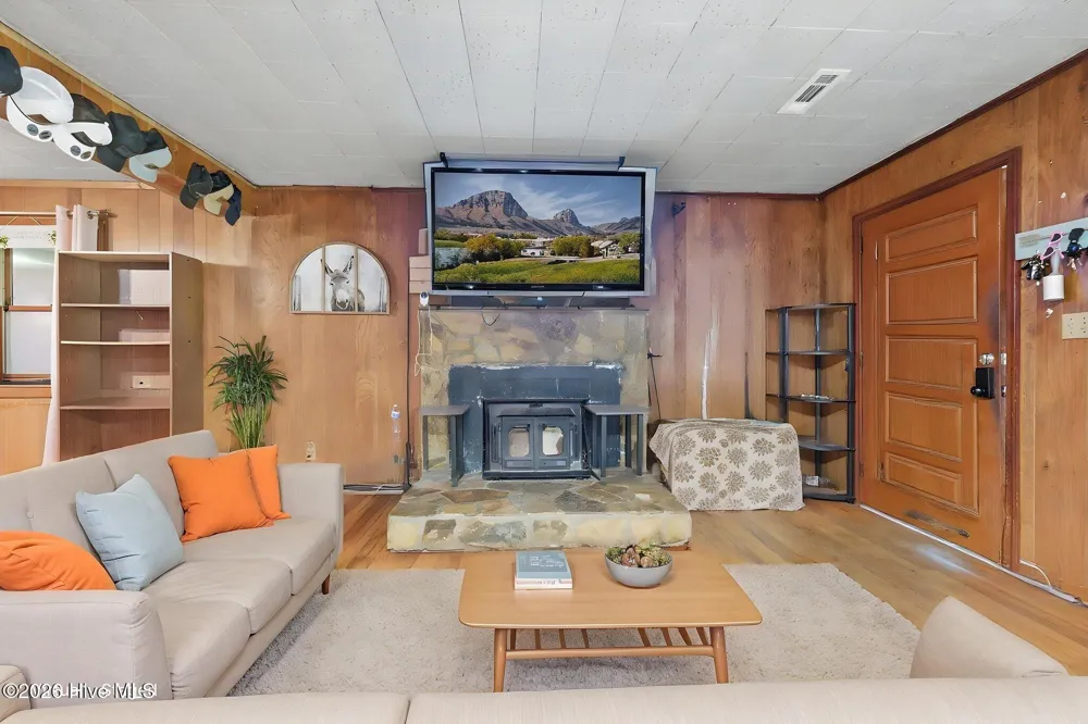 613 Robbinsville Road Andrews, NC 28901