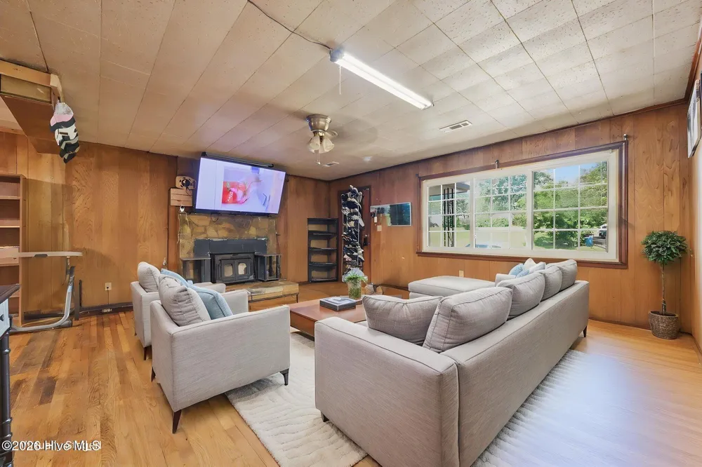 613 Robbinsville Road Andrews, NC 28901