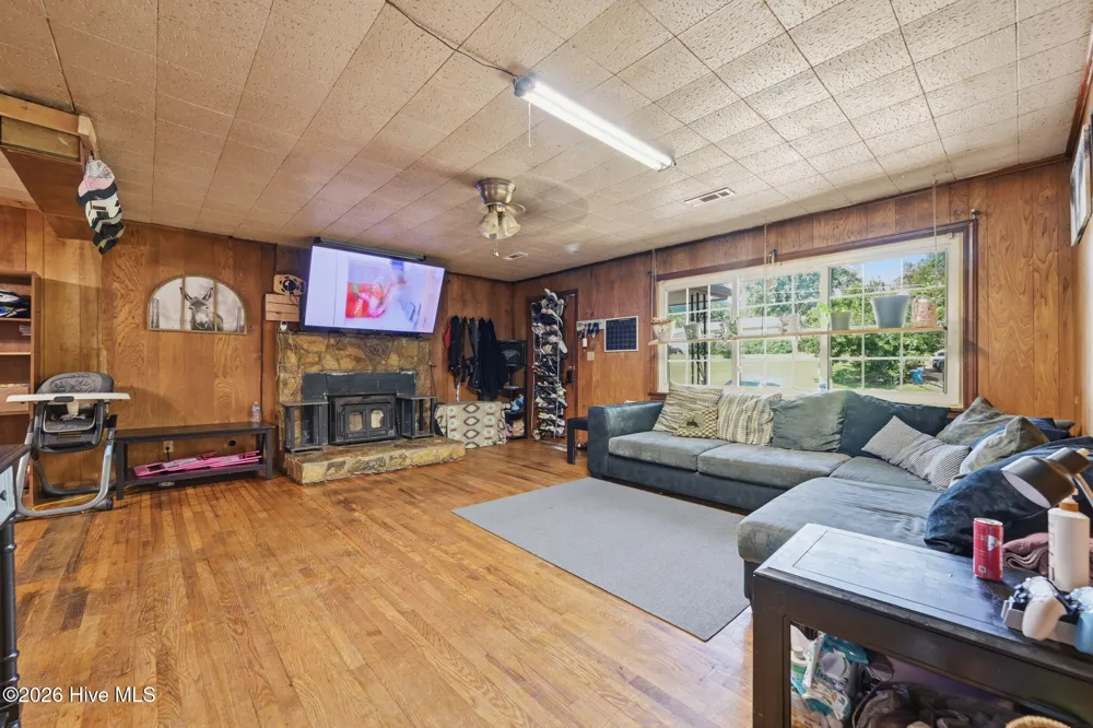 613 Robbinsville Road Andrews, NC 28901