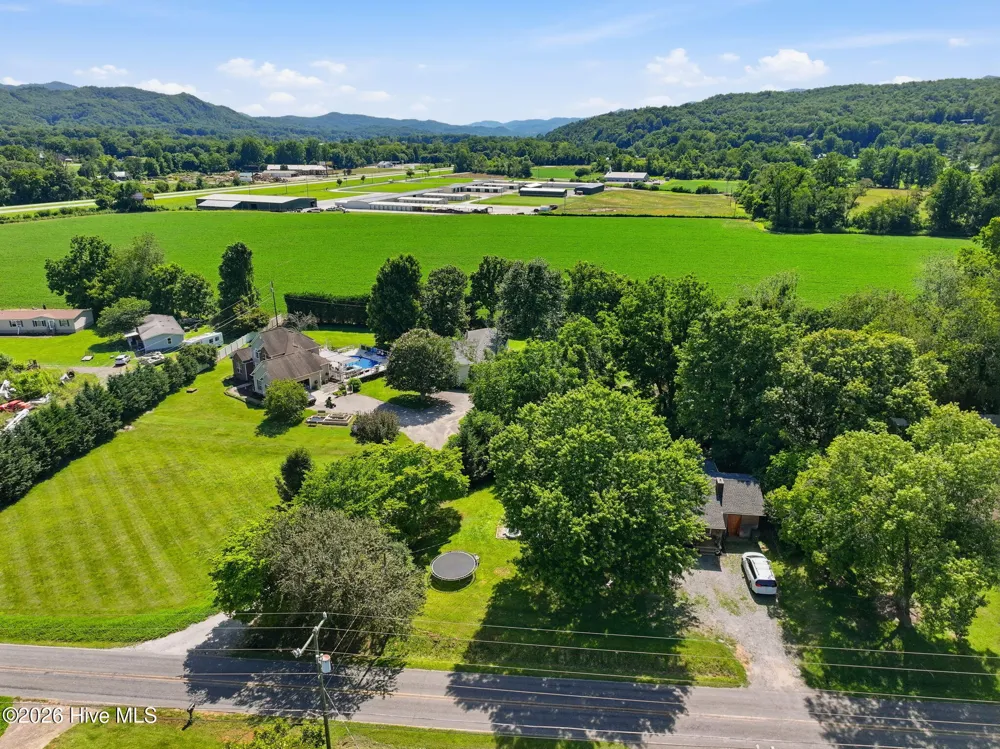 613 Robbinsville Road Andrews, NC 28901