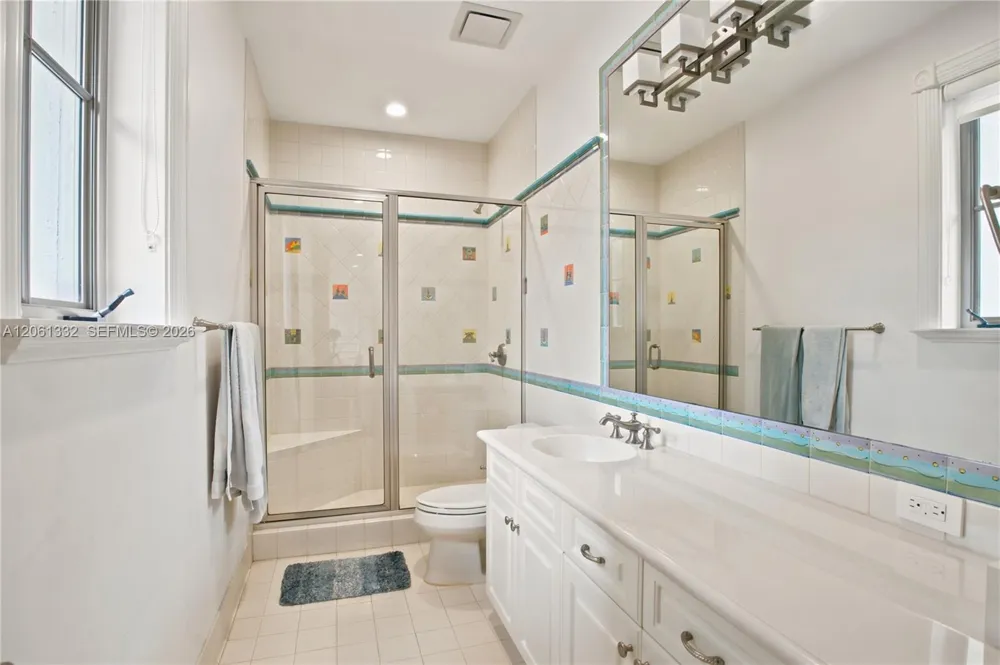 9501 Kerwood Ct Coral Gables, FL 33156