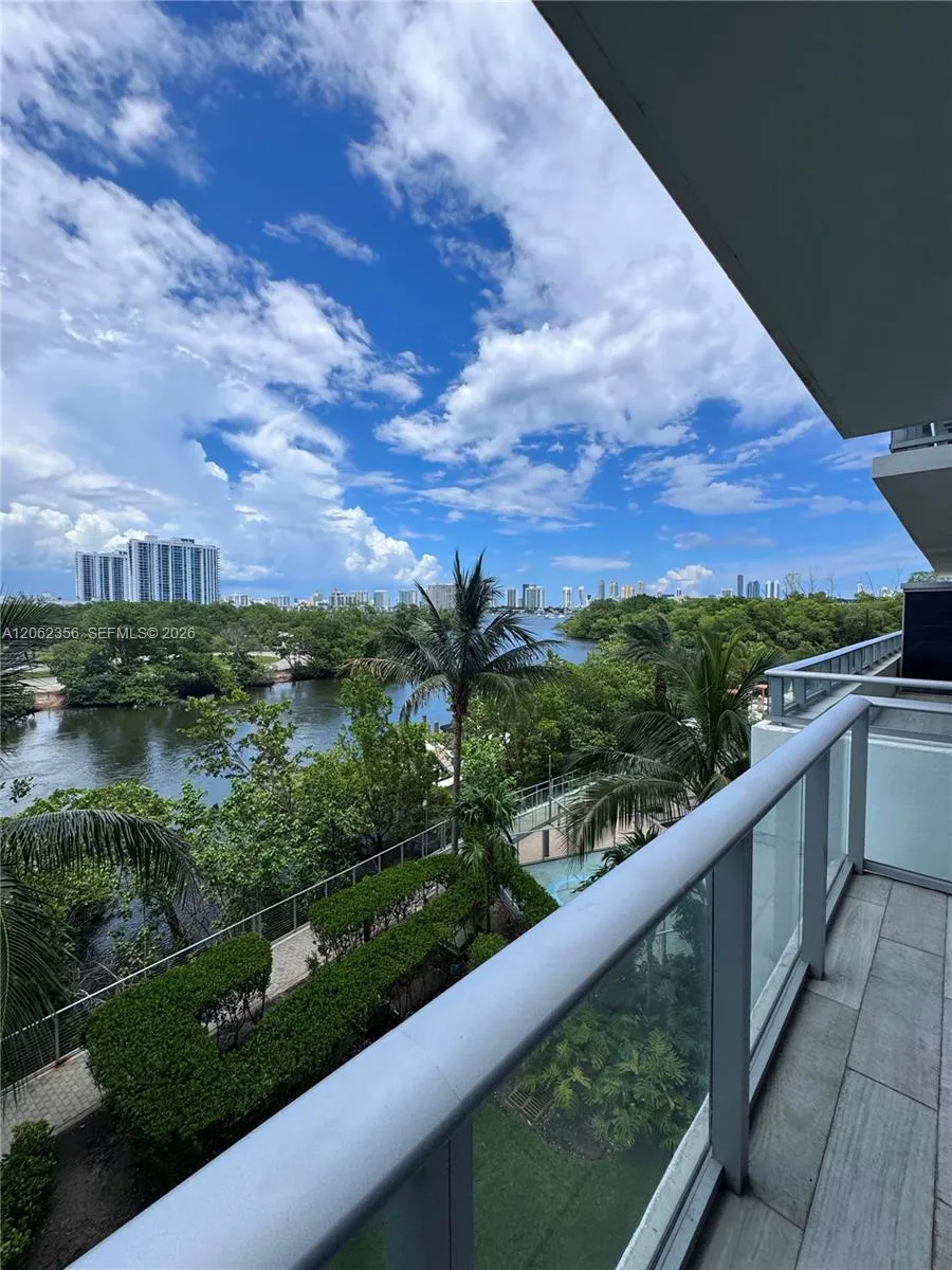 16385 Biscayne Blvd #305 North Miami Beach, FL 33160